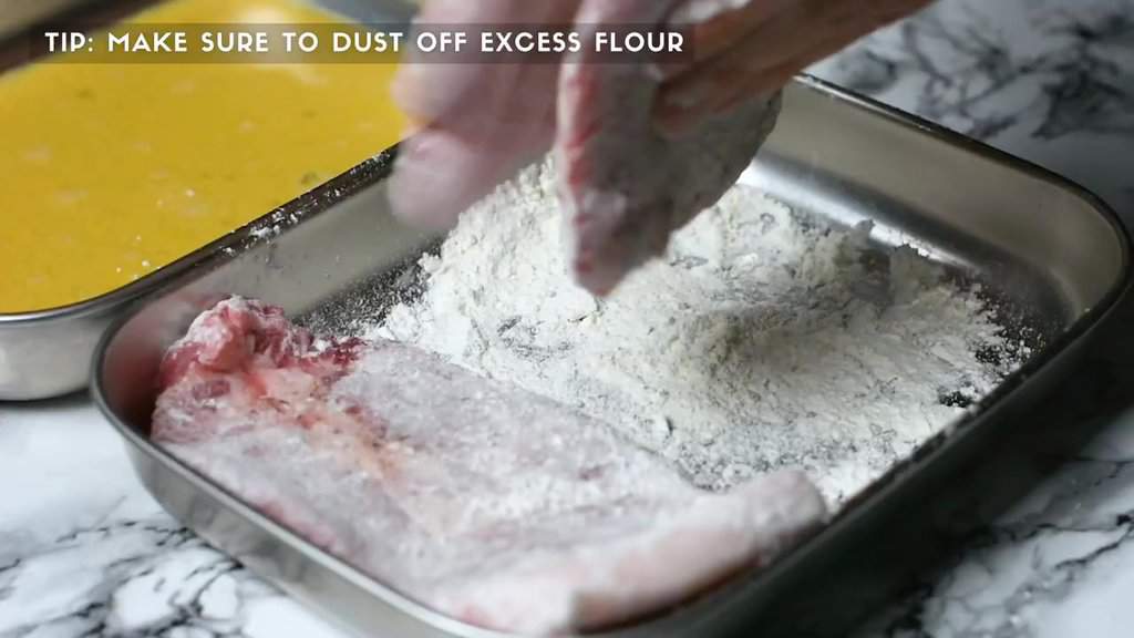 Tonkatsu tip dusting off flour