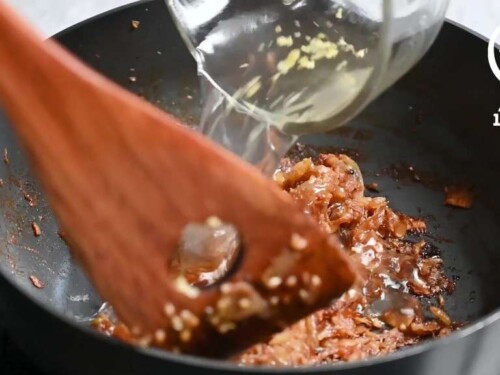 Adding water to caramelized onions