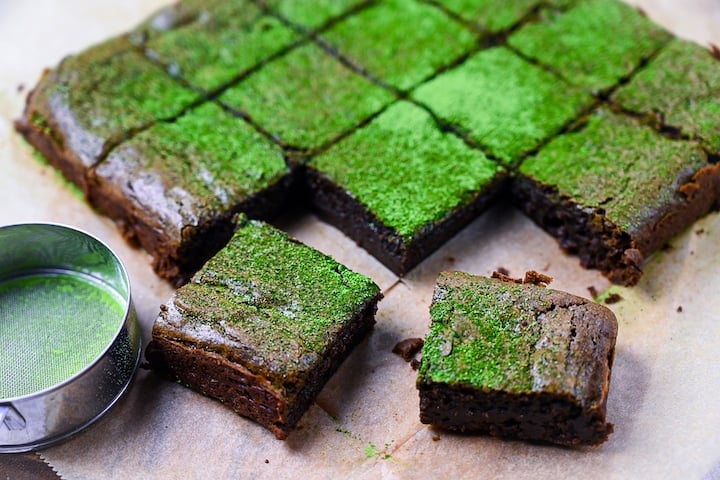 Fudgy matcha and dark chocolate brownies