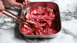 Niku Udon: marinating beef