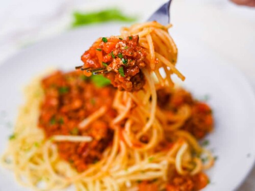 Spaghetti meat sauce on a fork