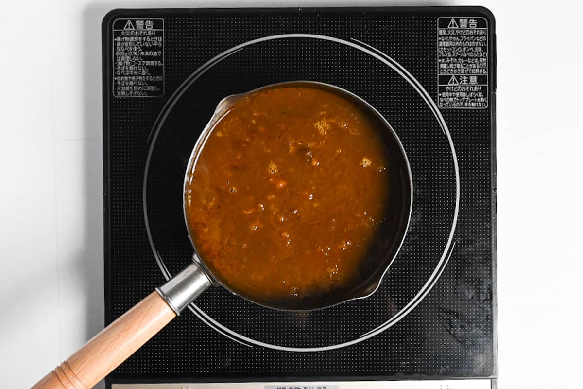 Reheating a smaller portion of curry on the stove
