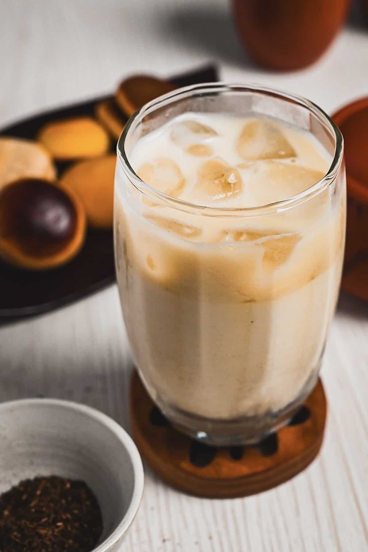 iced hojicha latte with wagashi (Japanese sweets) and Japanese style teapot