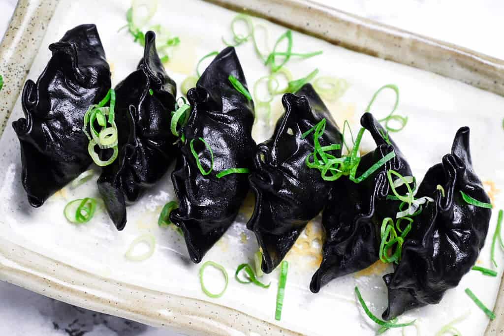 squid ink gyoza top down