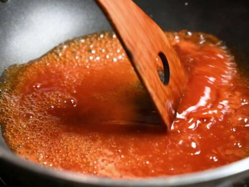 Thickening sweet and sour sauce