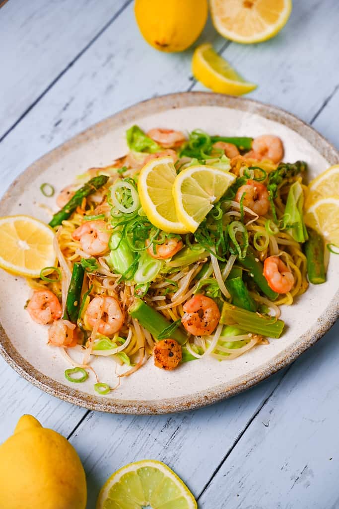 Shio Lemon yakisoba with shrimp and asparagus side view