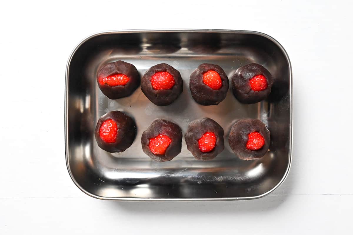 8 anko covered strawberries in a silver container