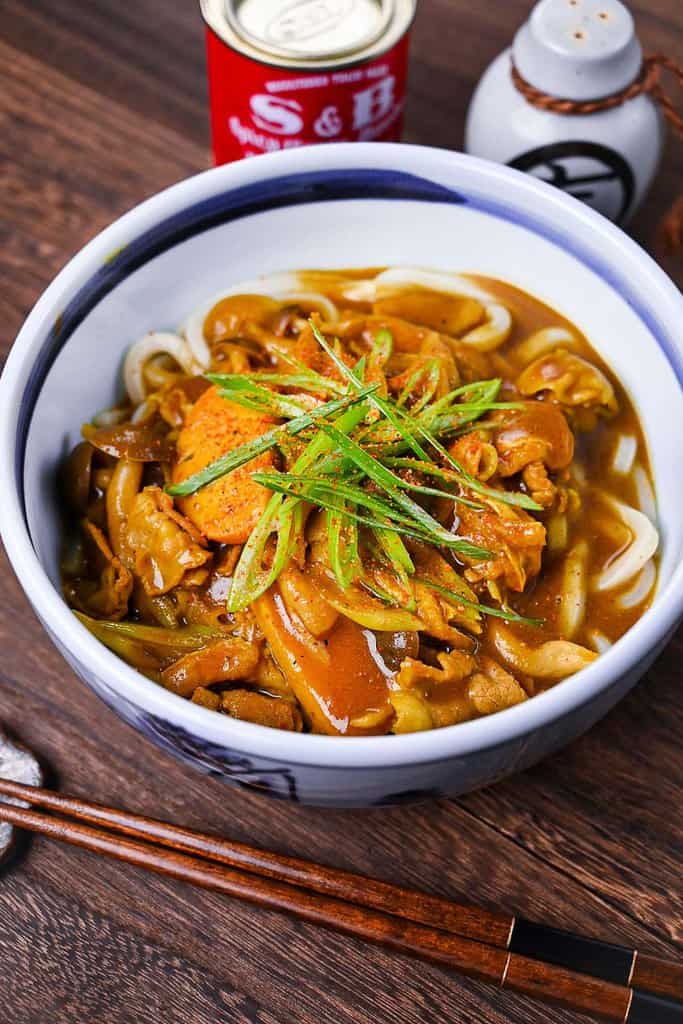 Japanese curry udon topped with chopped spring onions