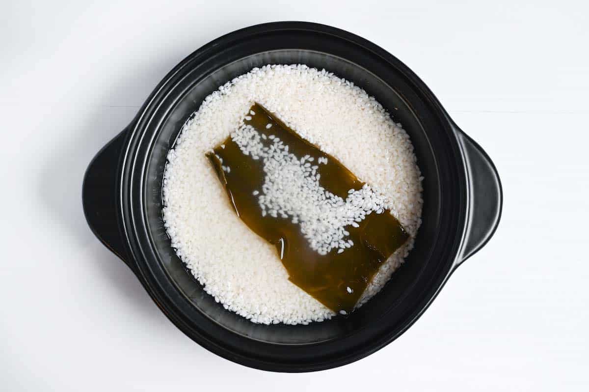 mixed sake into rice