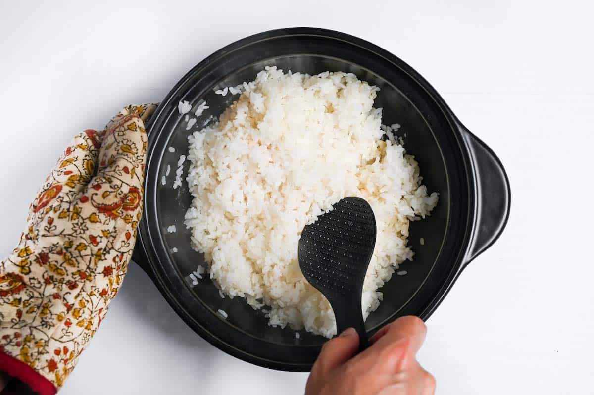 How to make sushi rice in a rice cooker - Belly Rumbles