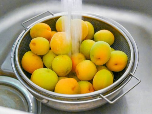 Washing Japanese ume plums