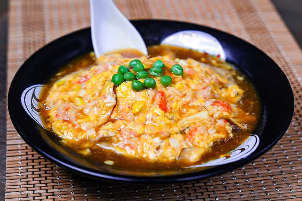 Tenshinhan - Crab meat omelette on rice side view