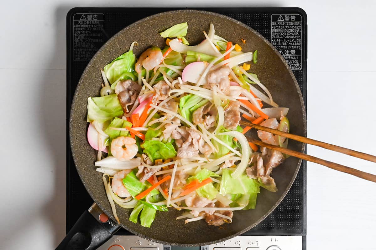 Stir fried pork, shrimp and vegetables for Nagasaki Champon