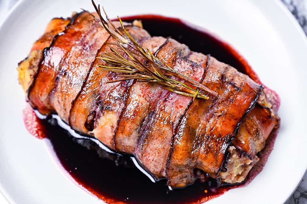 Shokugeki no Soma Gotcha Pork Roast drizzled with red wine sauce