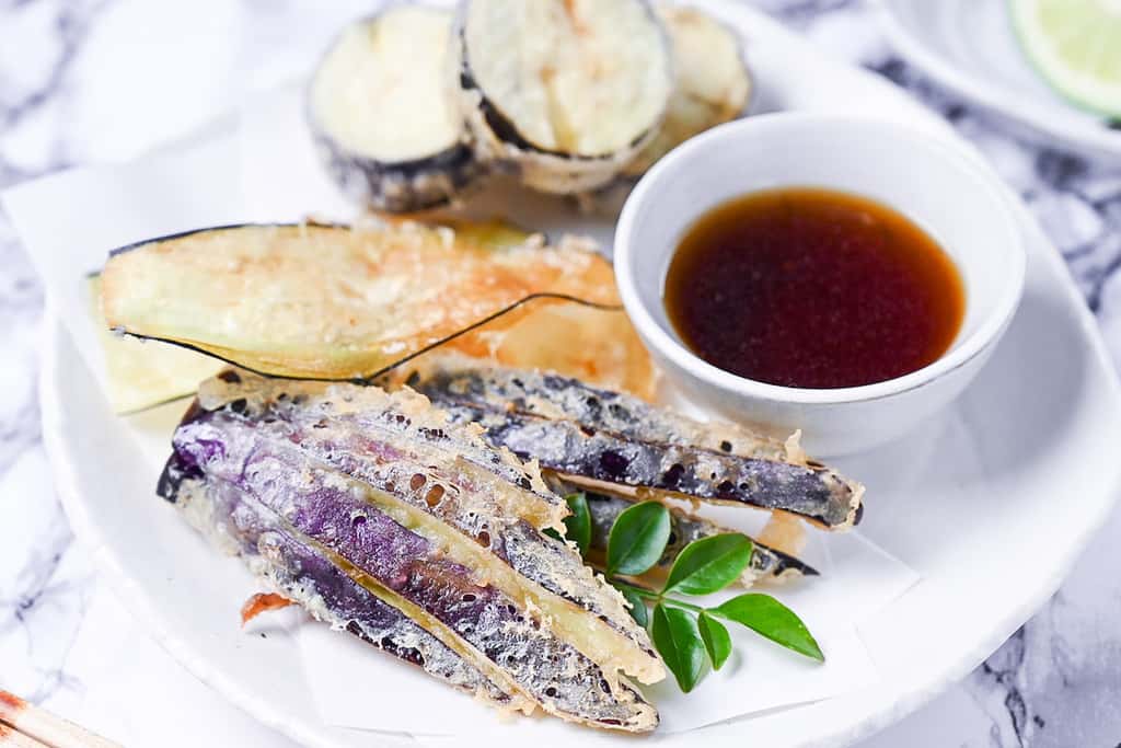 3 ways to make eggplant tempura served with tentsuyu