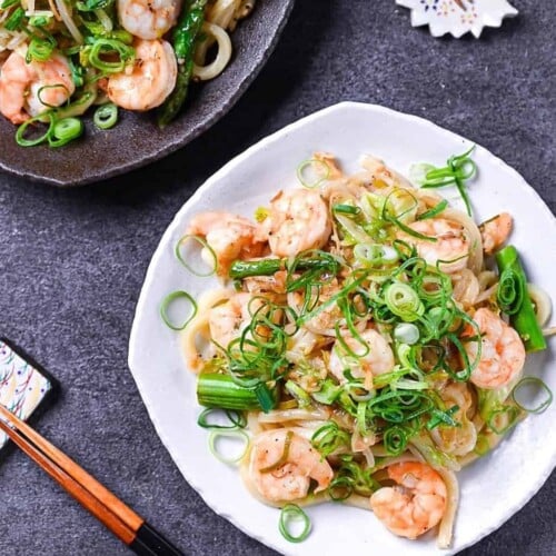 Shrimp yaki udon with salt and lemon sauce featured img