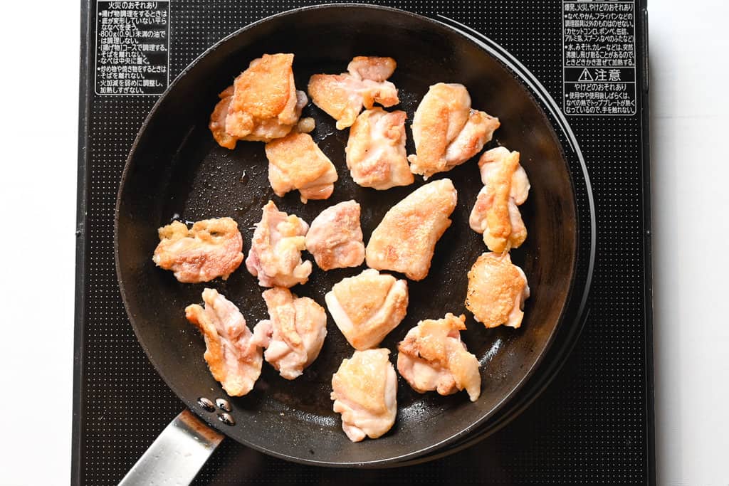 Crisping up chicken thigh for oyakodon