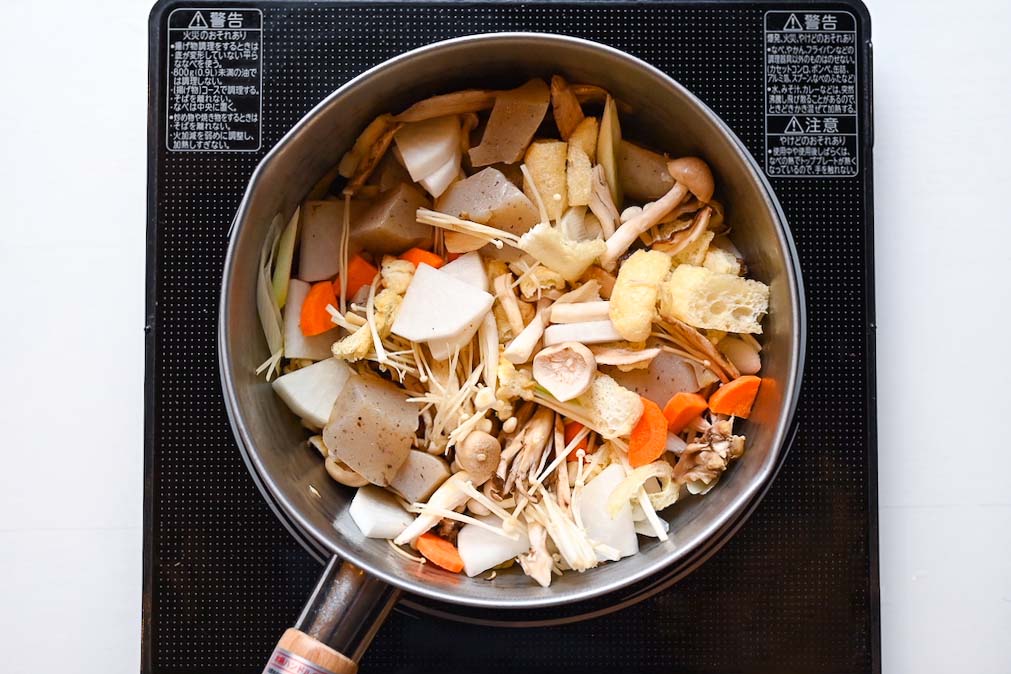 Sautéing vegetables for kenchin jiru