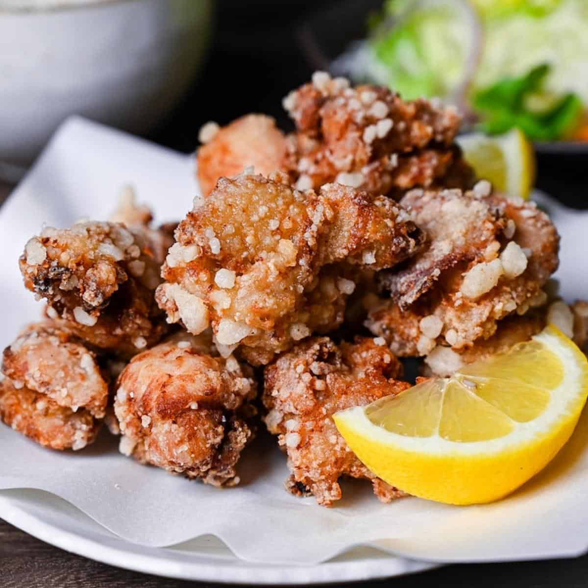 reviewers love this Better Breader Bowl for making fried chicken and  fish