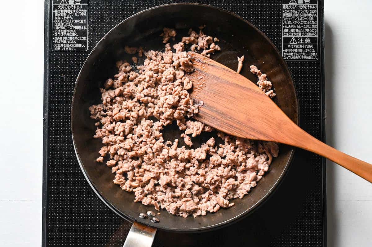 browning pork mince for mapo tofu