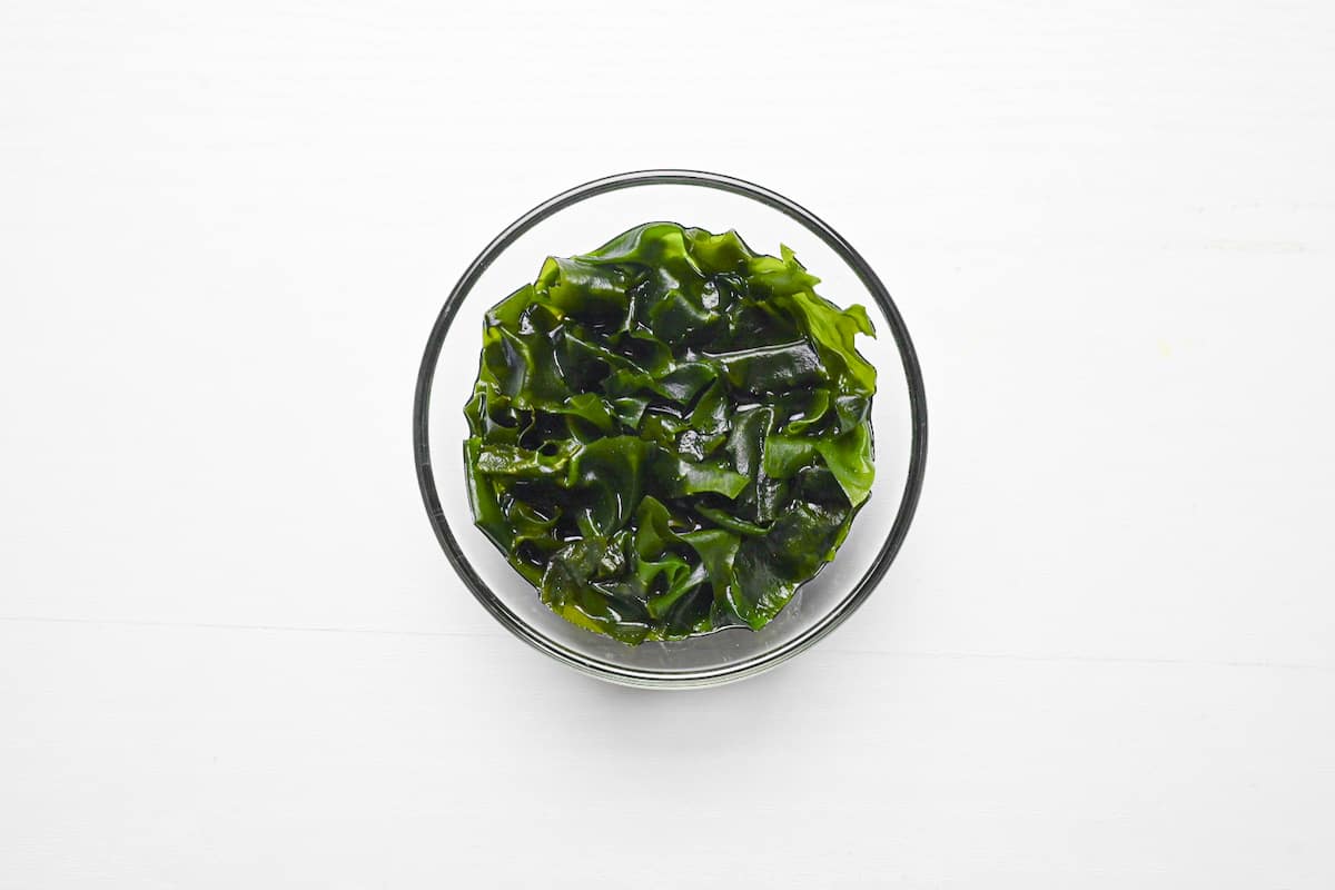 soaking dried wakame in warm water