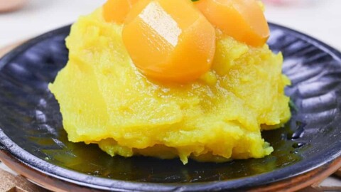Kuri Kinton (Japanese Sweet Potato Mash with Candied Chestnuts