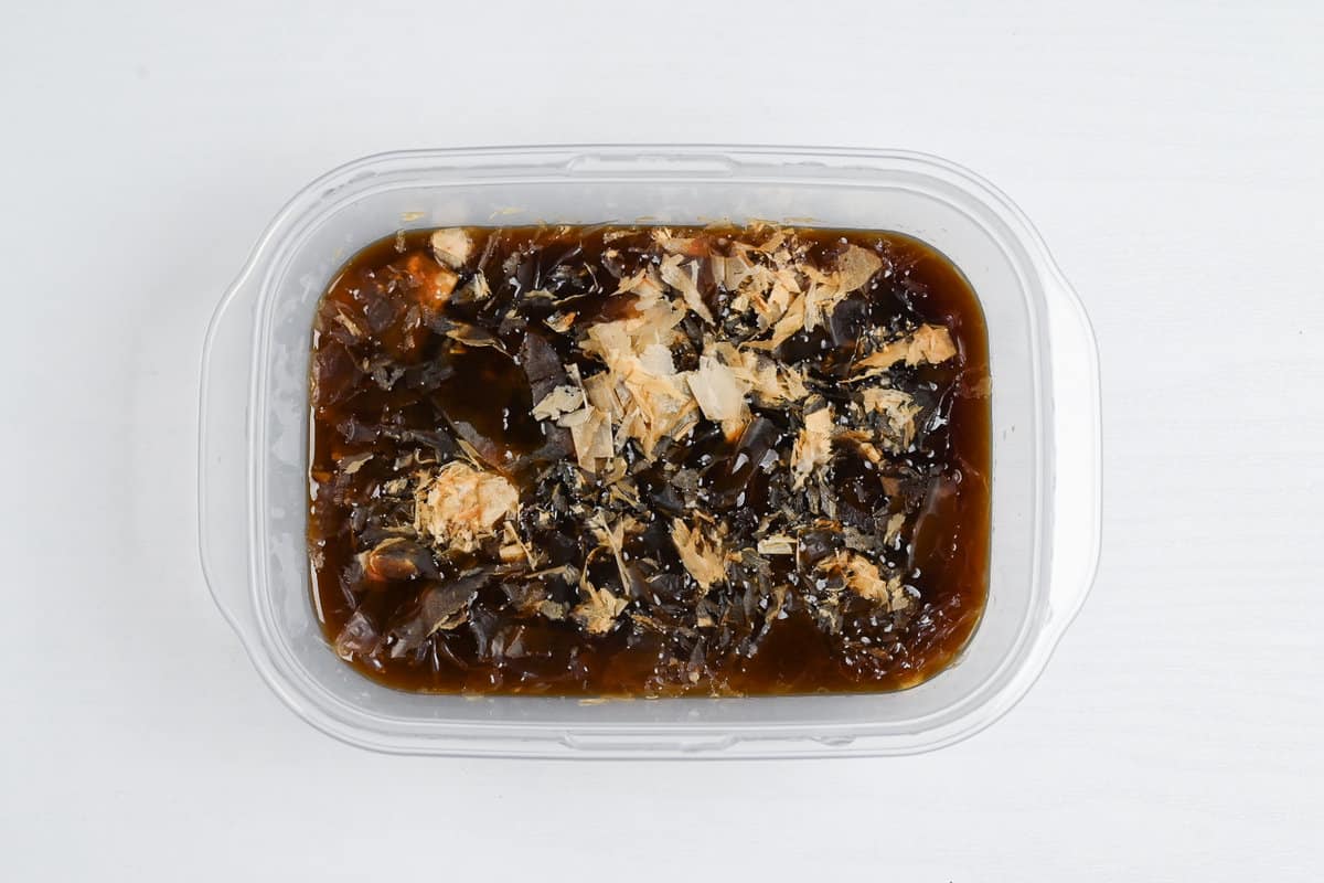 Ponzu ingredients in a container