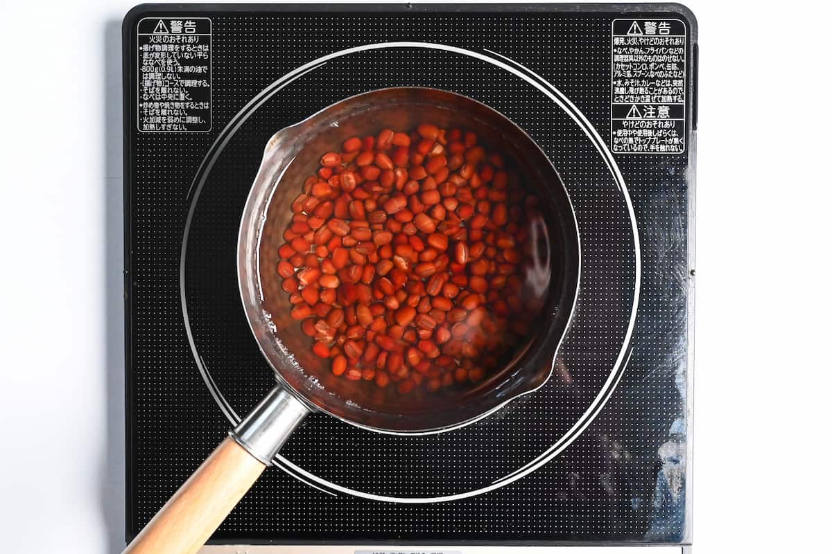 Adzuki beans and water in a pan