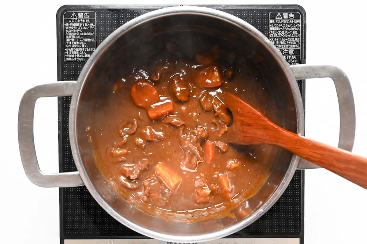 Complete Japanese curry in a large silver pot