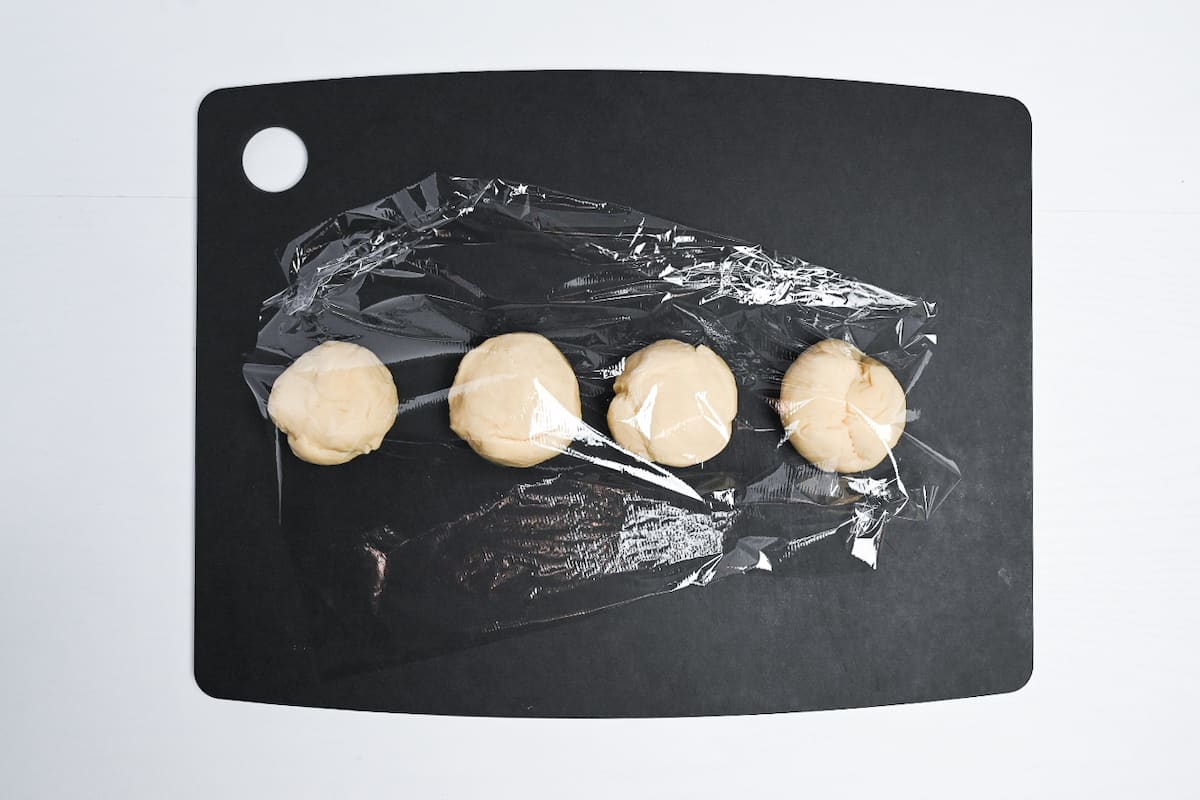 nikuman dough shaped into 4 discs