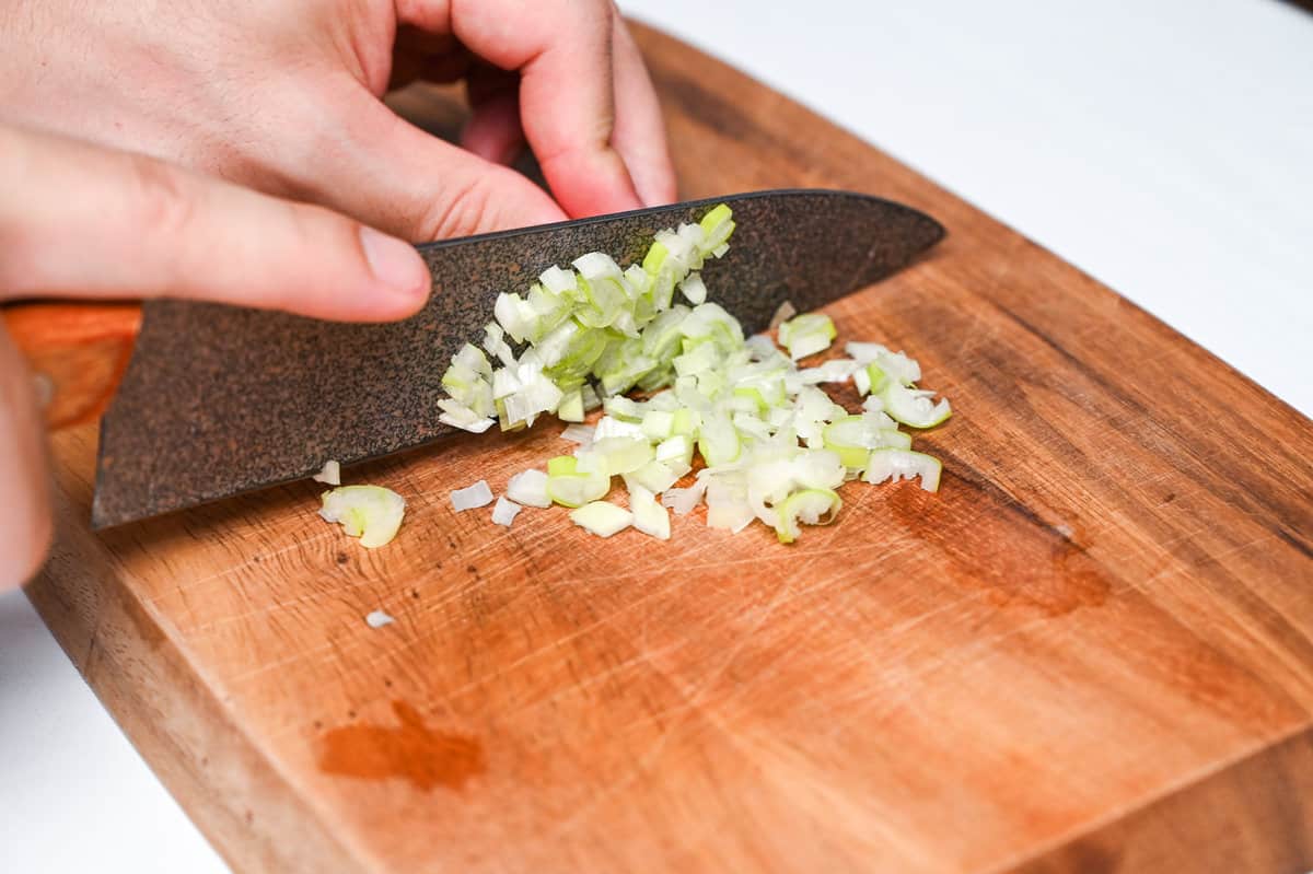 Mijin giri cut negi onion