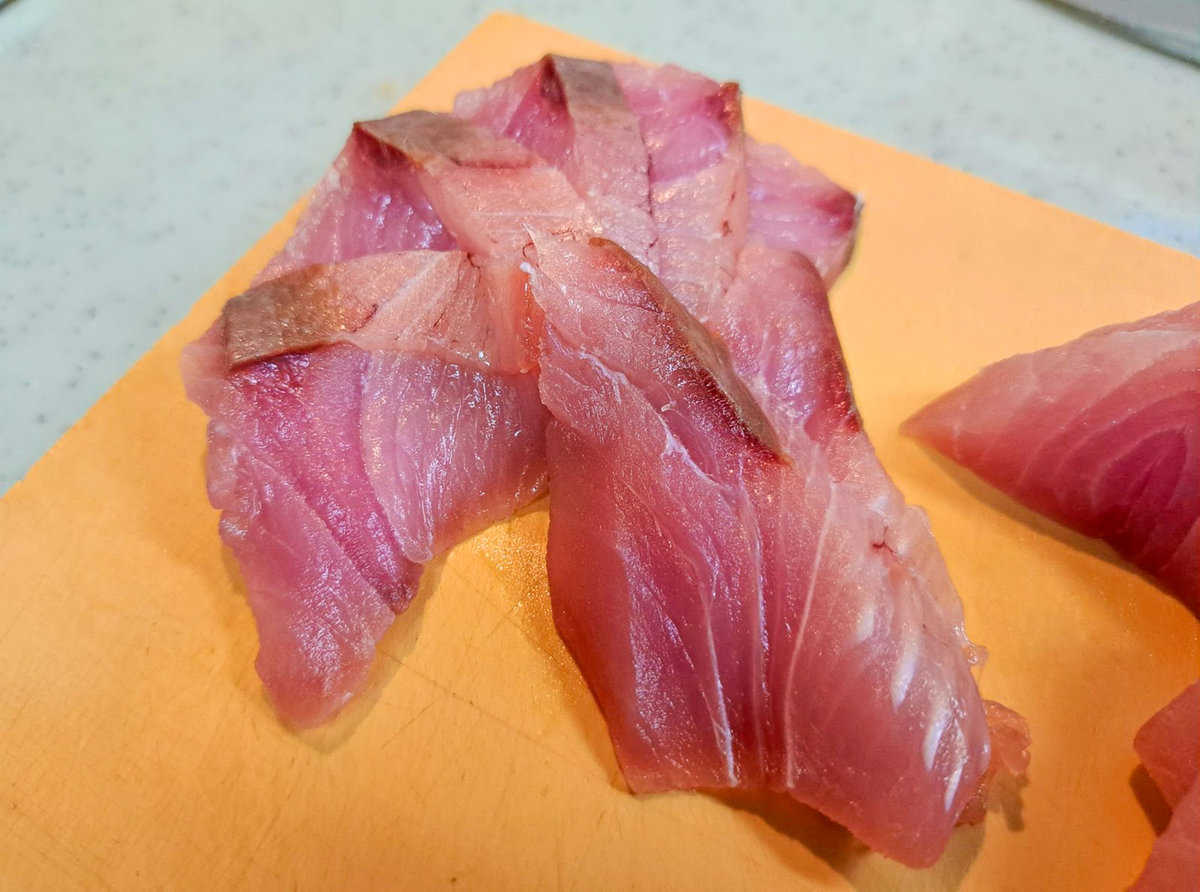 yellowtail sashimi sogigiri