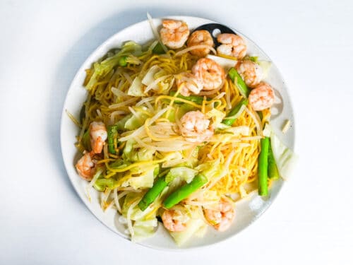 shio lemon yakisoba with prawns in a white plate