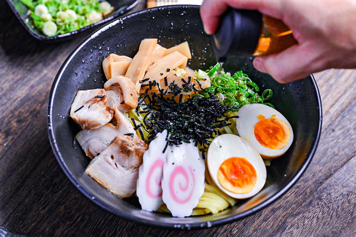 drizzling abura soba with rice vinegar