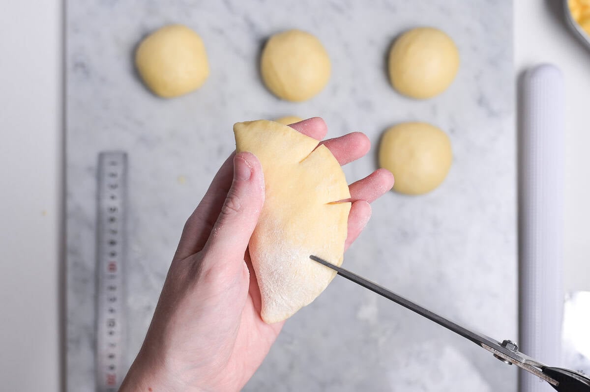 cutting cream pan for fanned look