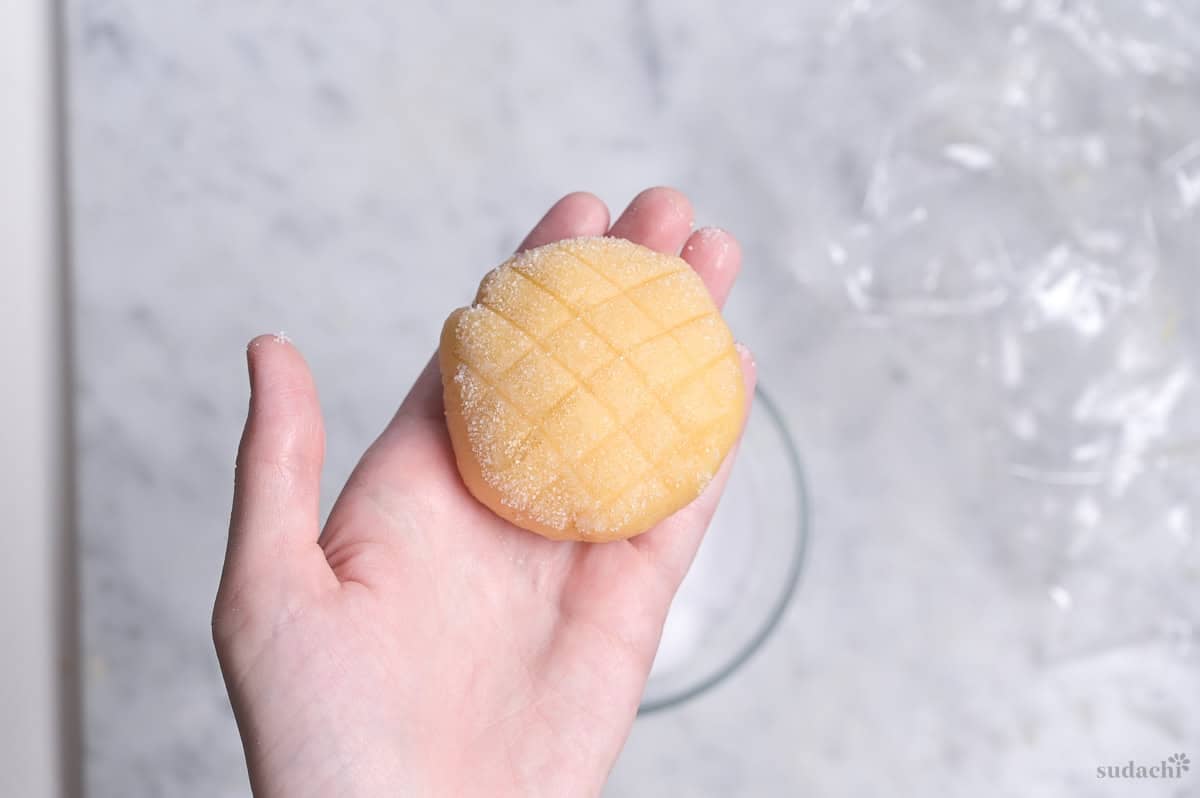 crosshatch pattern pressed into melon pan cookie dough before final rise